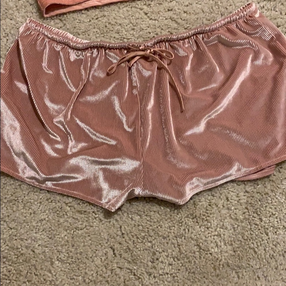 Pajamas set - Picture 2 of 5